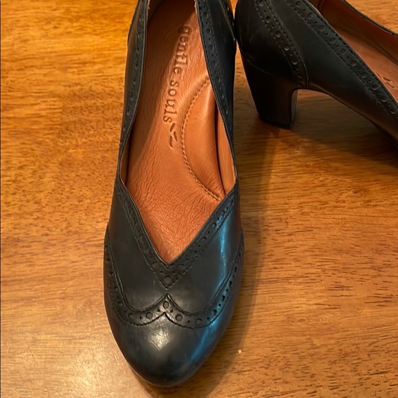 Gentle Souls, Gray Heels, size 7 - Picture 2 of 4